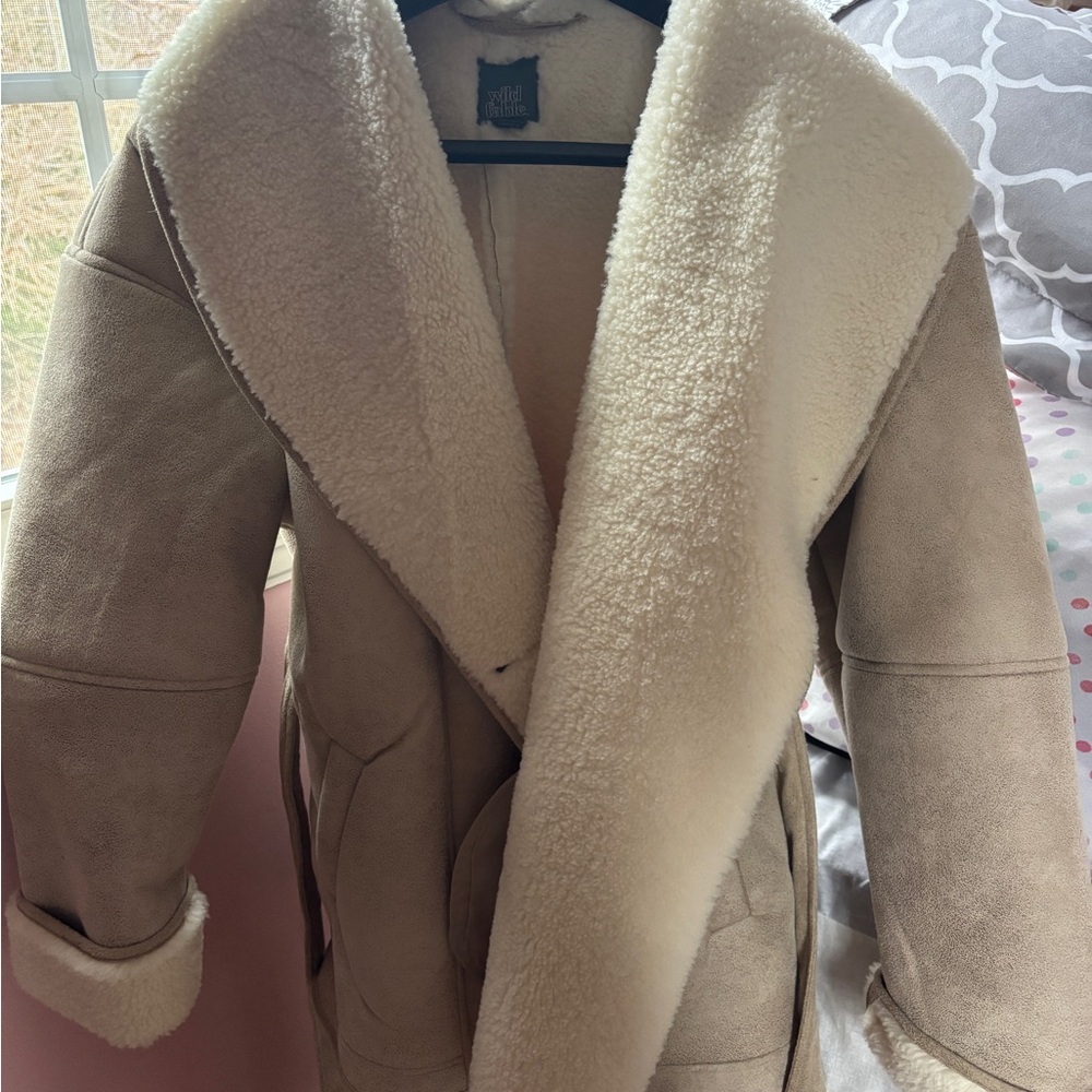 NWOT Women’s Wild Fable Shawl Collar Shearling Tan Coat Size XS - Picture 2 of 7